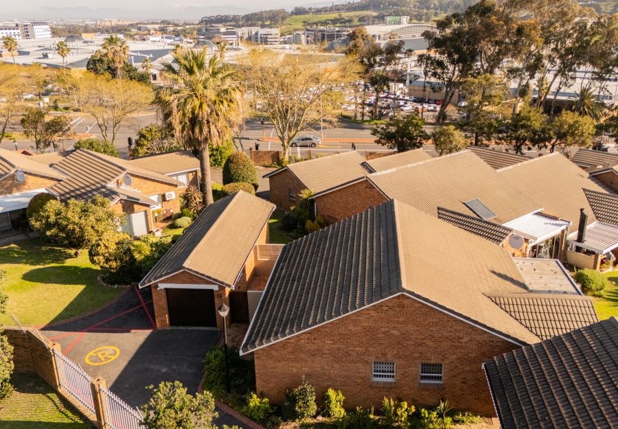 2 Bedroom Property for Sale in Kenridge Western Cape